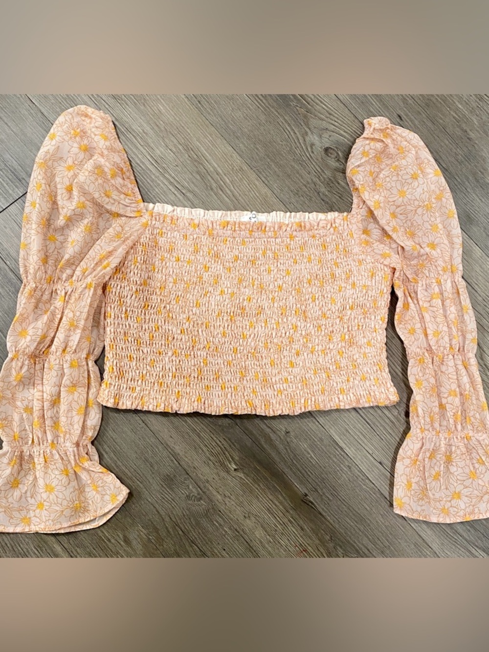 Storia Lolita Smocked  Floral Puff-Sleeve Crop Top